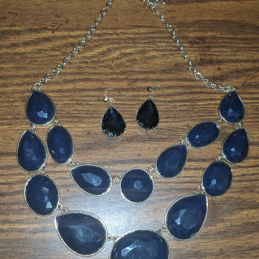 Necklace and earrings set